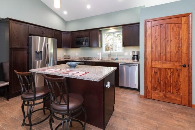 Building Photo - 9228 Big Laurel Rd