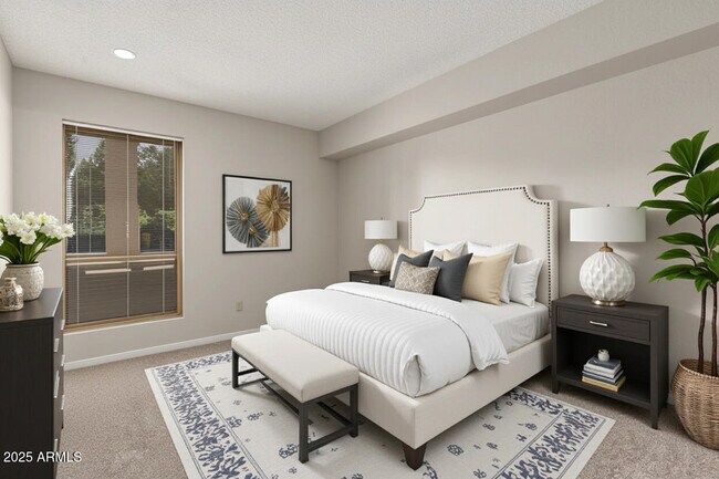 Building Photo - 4912 E Ludlow Dr