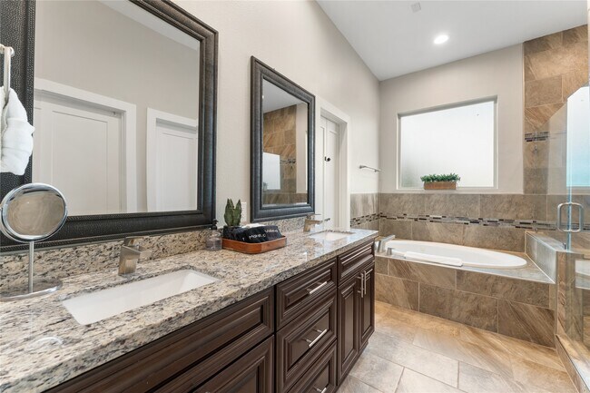 Building Photo - 3802 Lovejoy St