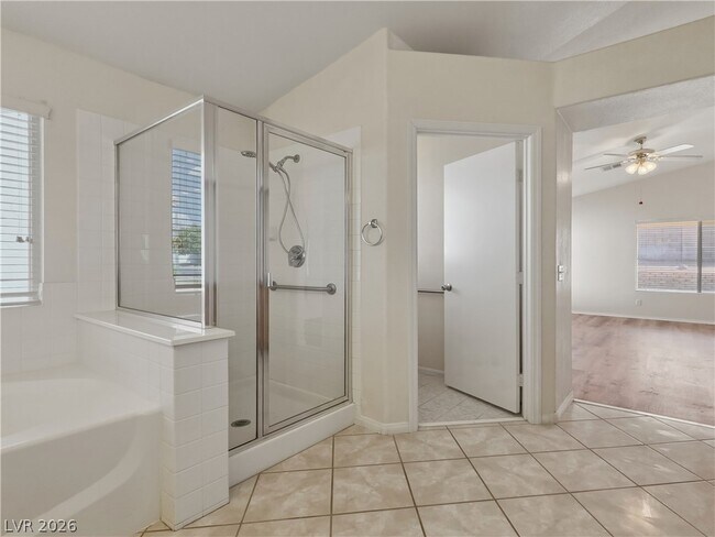 Building Photo - 1037 Blue Lantern Dr