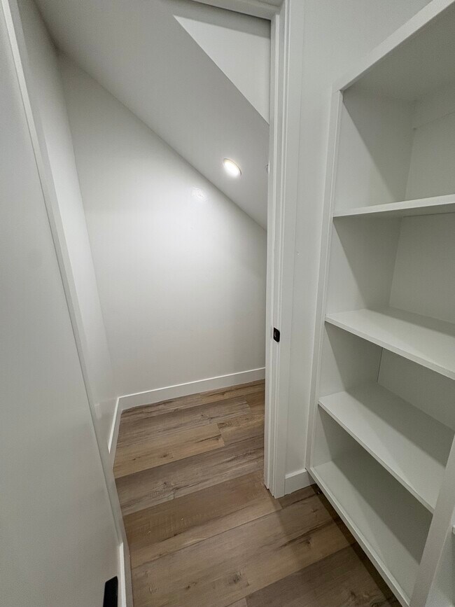 Building Photo - 258 Donax Ave