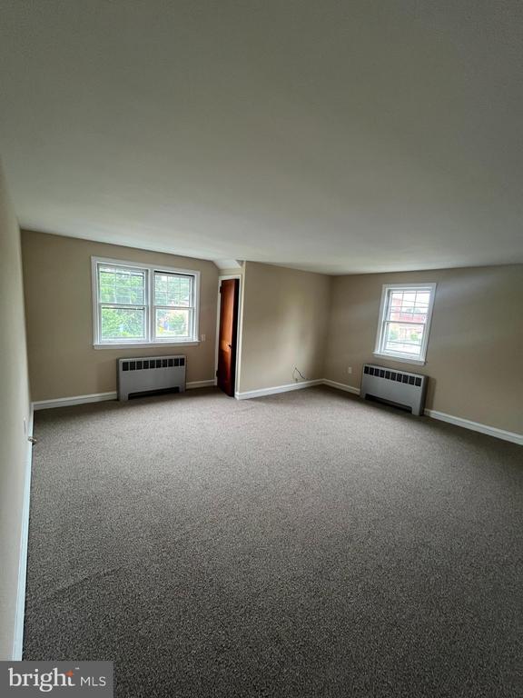 Building Photo - 301 E Main St