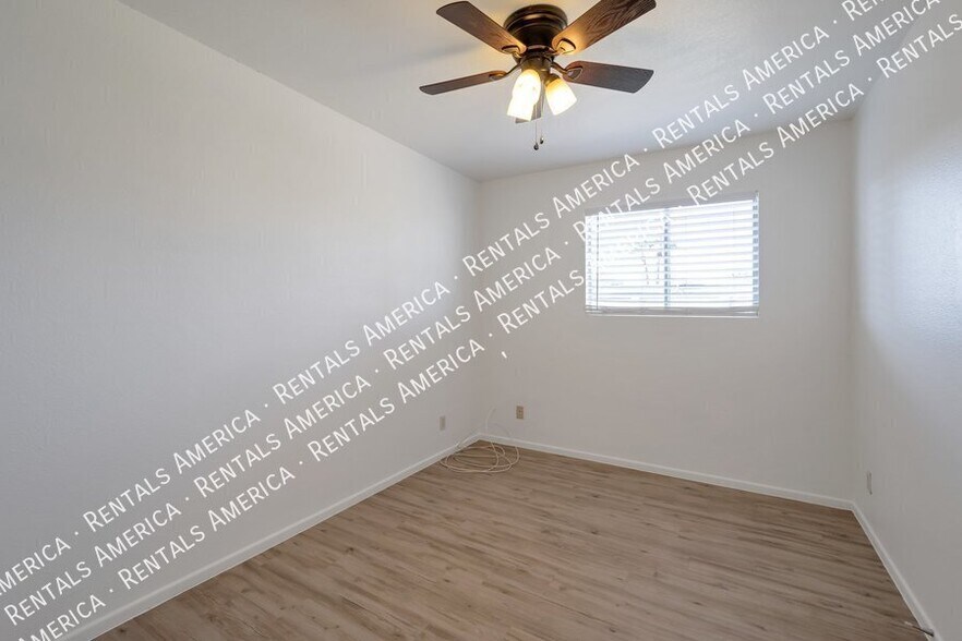 Building Photo - 2074 W Butler Dr
