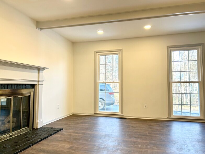 Building Photo - 6348 Torrence St