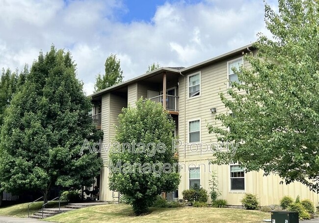 Building Photo - 515 Catron St N