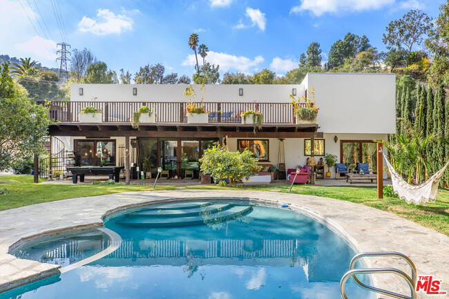 Building Photo - 3092 Laurel Canyon Blvd
