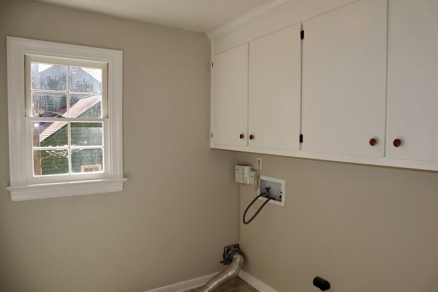 Building Photo - 3609 Nuttree Woods Dr