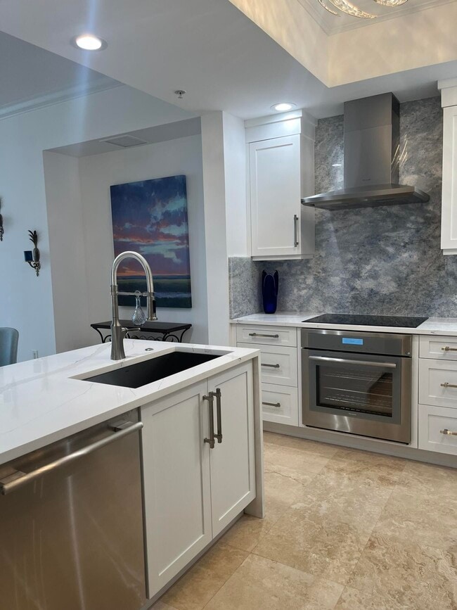 Building Photo - 801 S Olive Ave