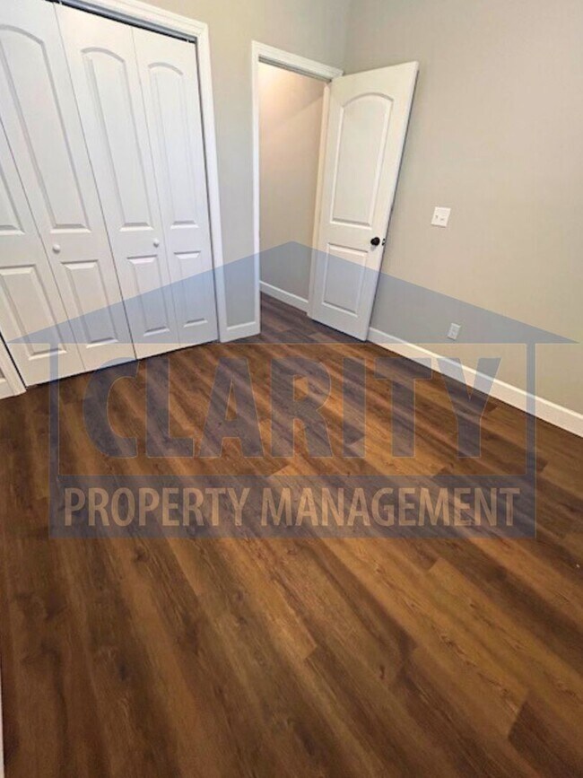 Building Photo - **One month free w/ a 15 month lease!**