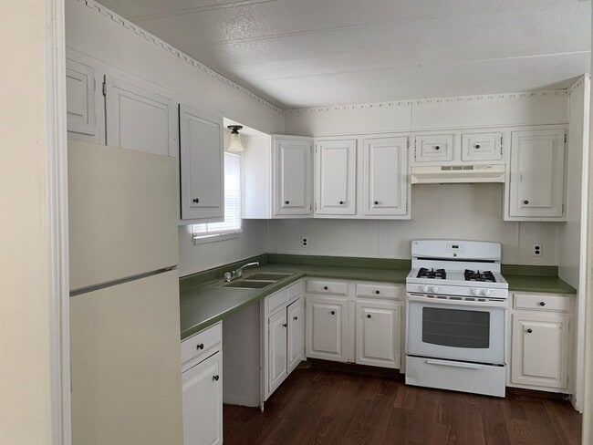 Building Photo - 3544-B W 15th St