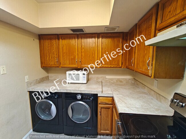 Building Photo - 3758 E 3rd St