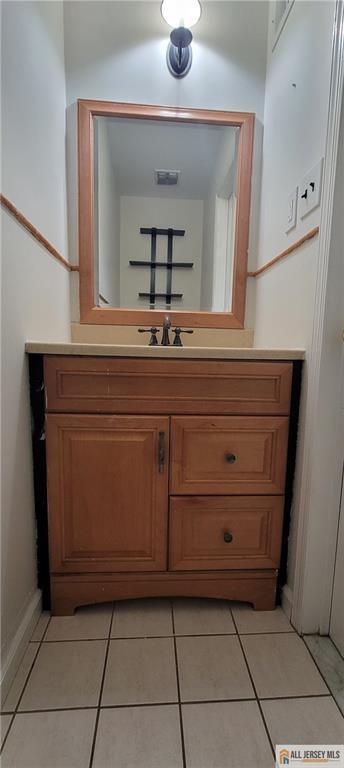 Building Photo - 6107 N Oaks Blvd