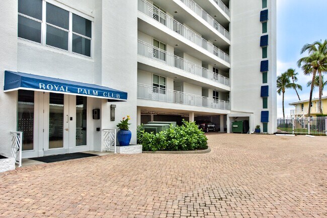 Building Photo - Condo on the Beach in the Moorings