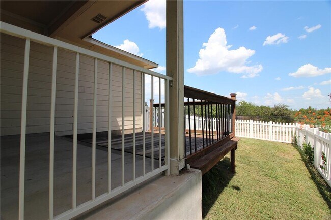 Building Photo - 316 Bandstand Ln