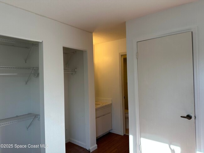 Building Photo - 56 Emerald Ct