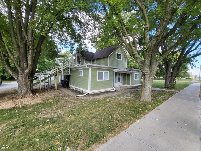 Building Photo - 1807 B St