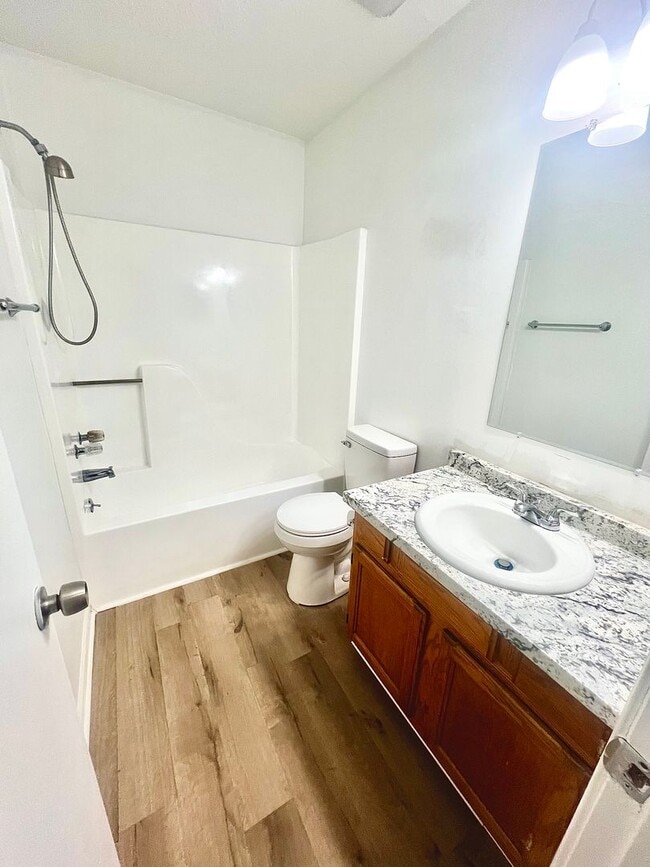 Building Photo - Buena Vista Cottage for Rent!