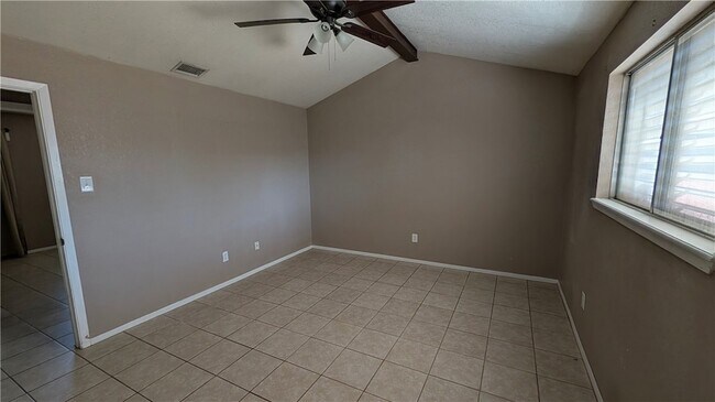 Building Photo - 9550 Waxwing St