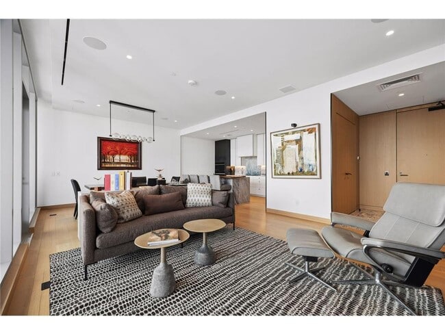 Building Photo - 255 Hennepin Ave