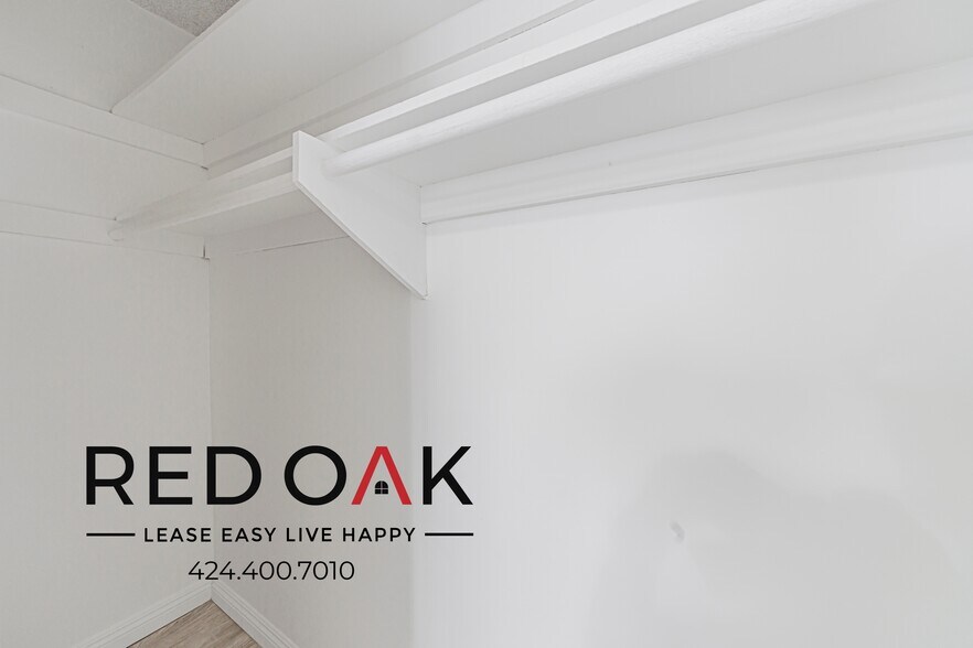 Building Photo - 12737 Moorpark St