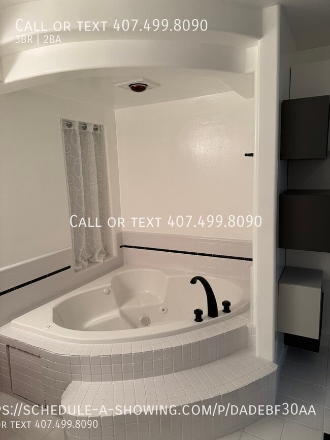 Building Photo - 1000 Druid Rd