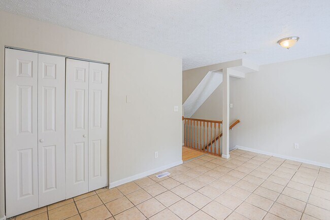 Building Photo - 117 Heron Ct