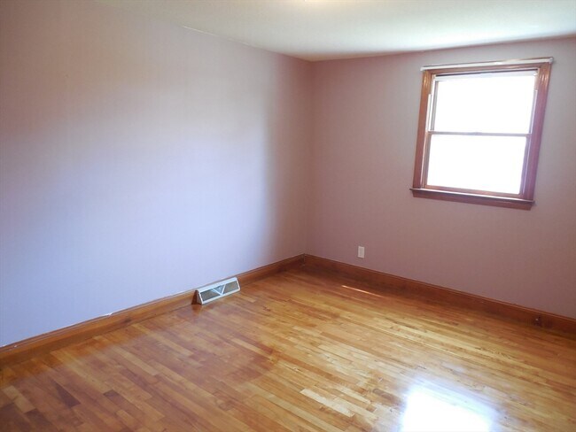Building Photo - 1701 Trapelo Rd
