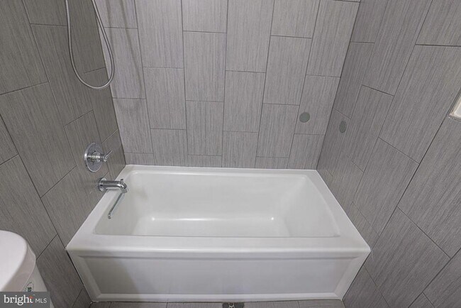 Building Photo - 6331 Red Cedar Pl