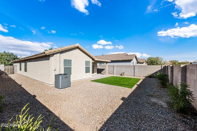 Building Photo - 2051 W Kristina Ave