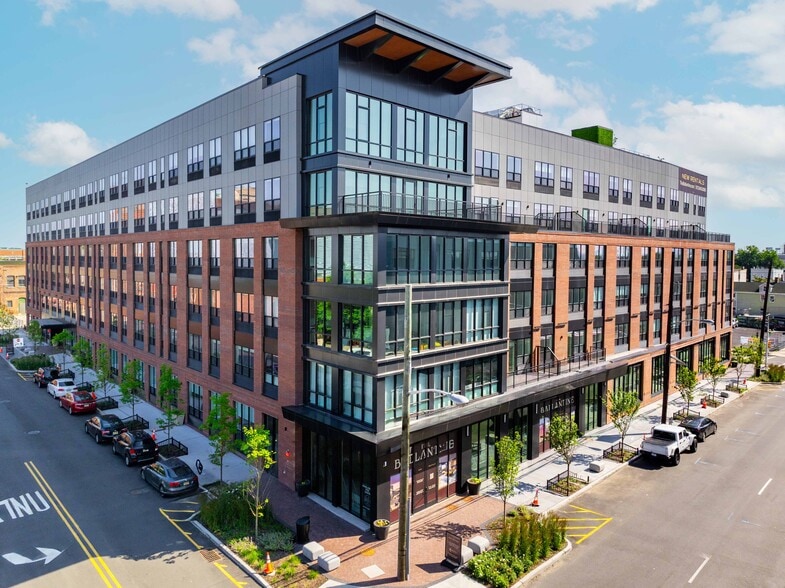 Primary Photo - The Ballantine