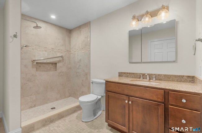 Building Photo - 18 Madeline Dr