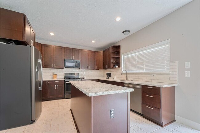 Building Photo - 5706 Georgetown Colony Dr