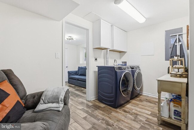 Building Photo - 6906 Berkshire Dr