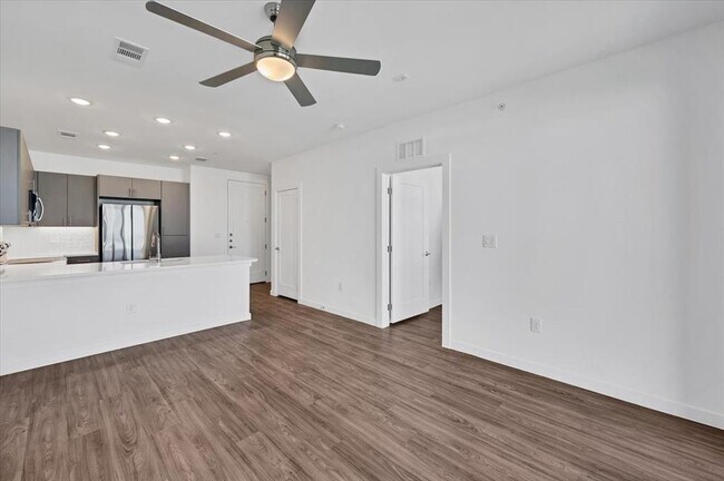 Building Photo - 4801 Springdale Rd