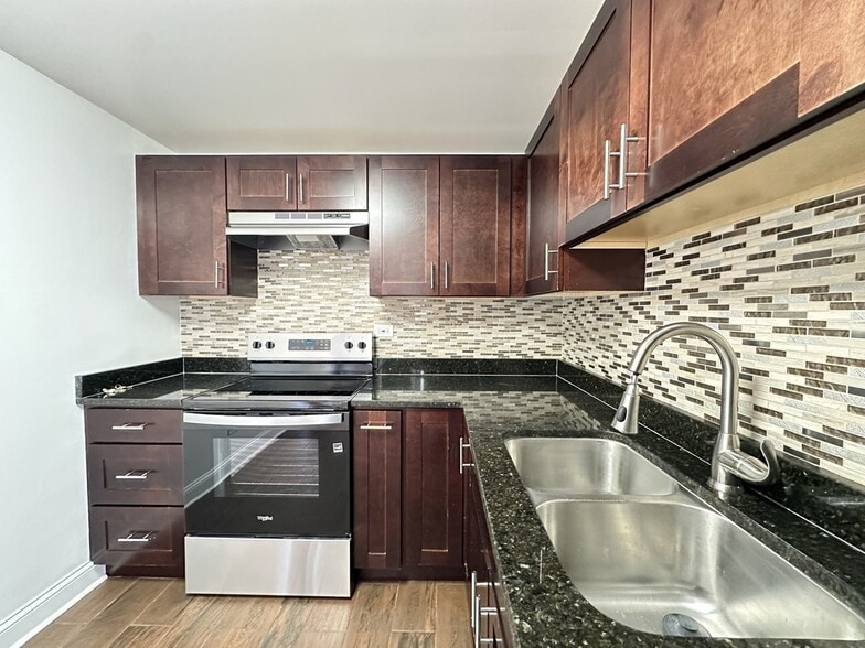 Building Photo - 525 N Quentin Rd