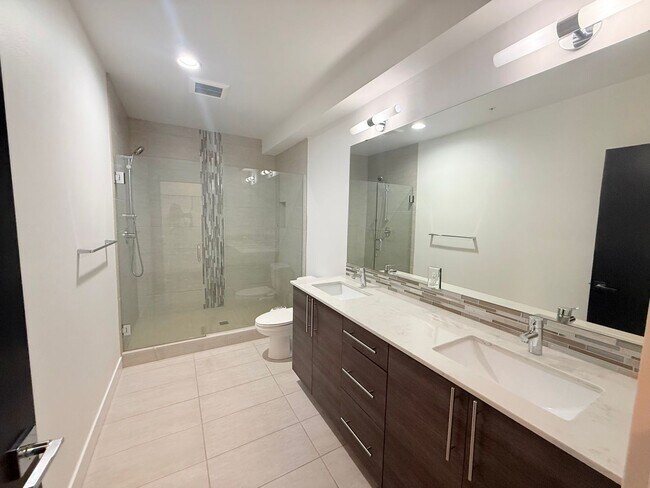 Building Photo - North Capitol Hill Townhome
