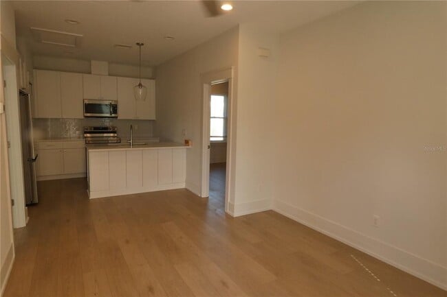 Building Photo - 610 1/2 14th St N