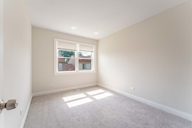 Building Photo - 1430 Ash Ct