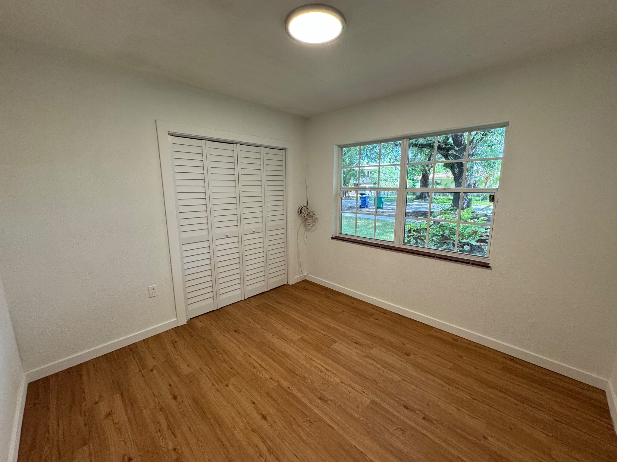 Building Photo - 5765 SW 48th St