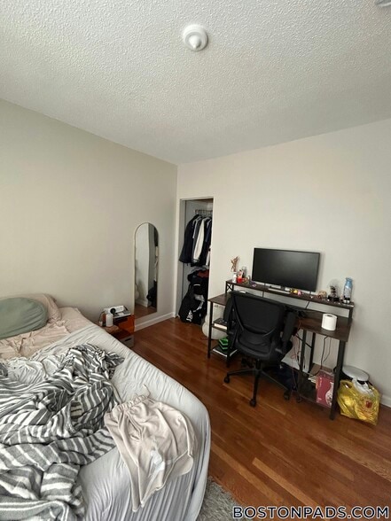 Building Photo - 317 Summit Ave