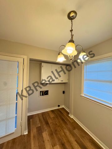 Building Photo - 1938 Gayle Ave