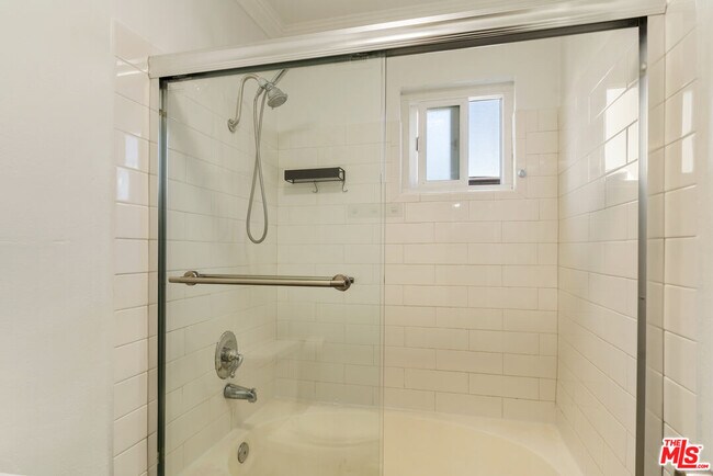 Building Photo - 1837 11th St