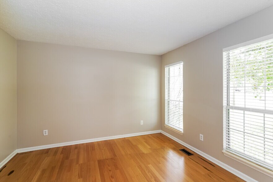 Building Photo - 5120 Pebble Creek Dr