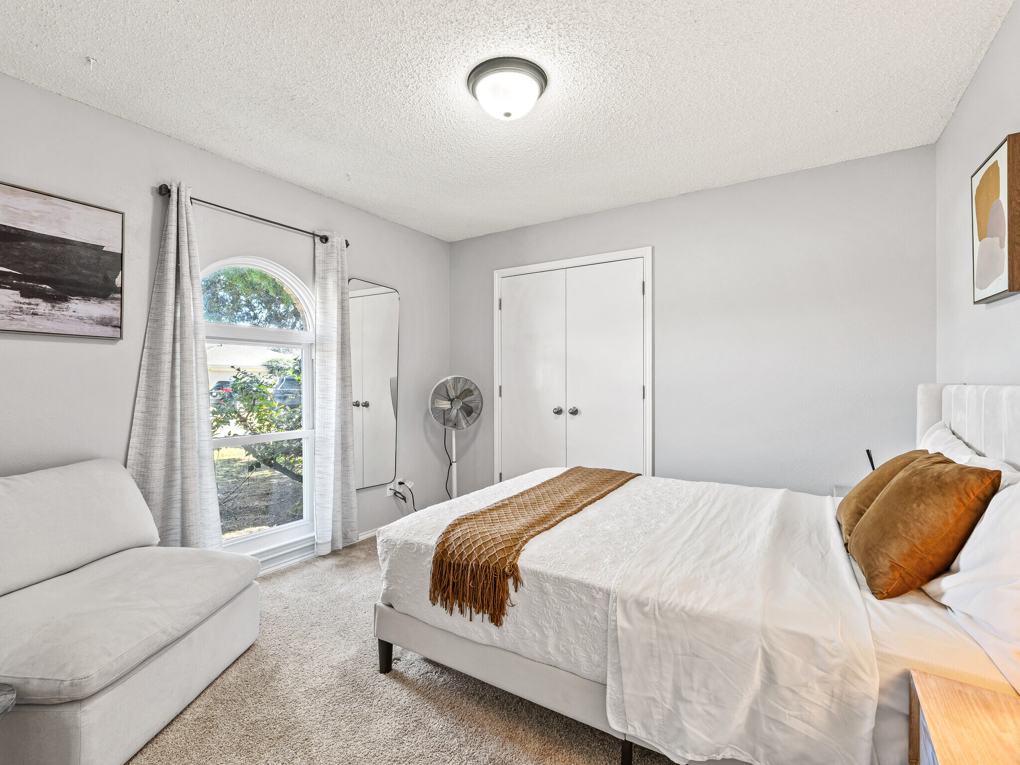 Building Photo - 1113 Roaring Springs Dr