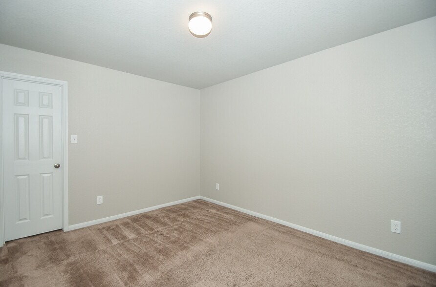 Building Photo - 14643 Twilight Knoll Trl