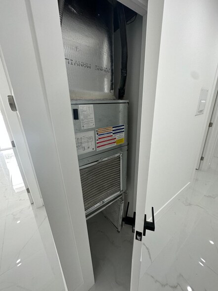 Building Photo - 2175 NE 170th St