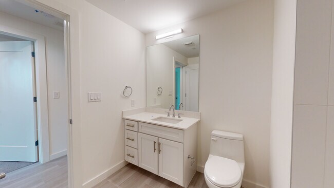 Building Photo - 920 N Osceola Ave