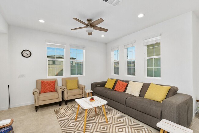 Building Photo - New Community - Temecula - New House Corne...