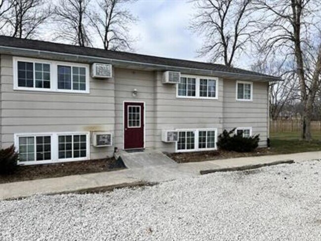 Primary Photo - 302 Maple Ln