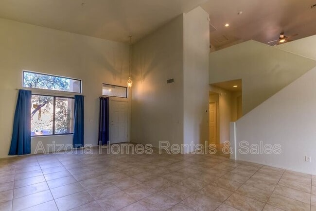 Building Photo - 6413 S Woodland Hills Dr